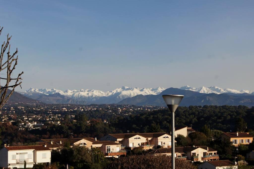 Charmant 2P Au Calme, Jardin, Piscine, Vue Panoramique Et Stationnement Villeneuve-Loubet Exterior photo